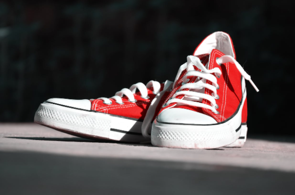 How to Prevent Shoe Odor Without Relying on Chemical Sprays